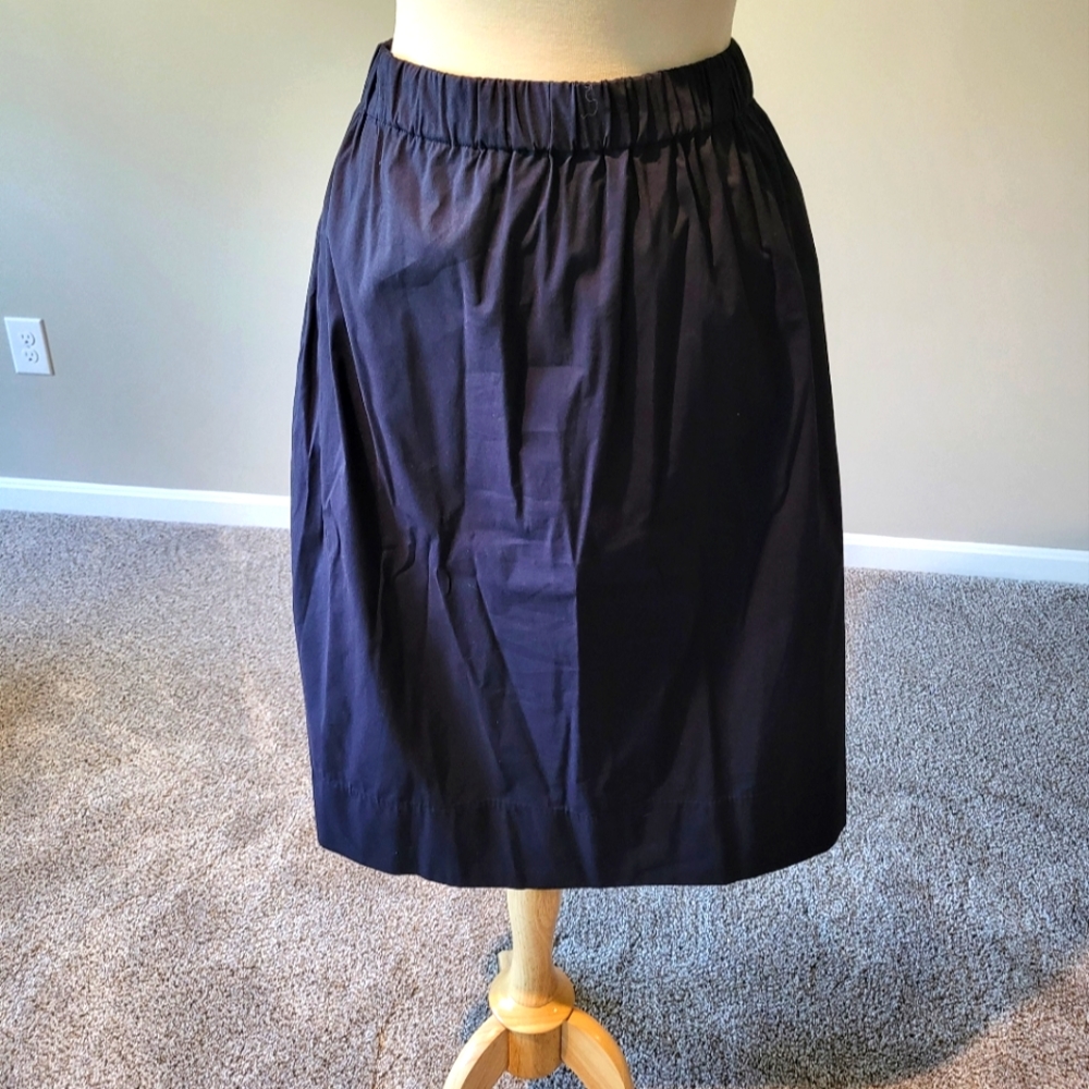 Gibson Latimer – Navy Blue Skirt w/Bold White Button Accents (Size XL)